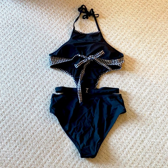 Black and white one piece bathing suit! - Picture 2 of 2